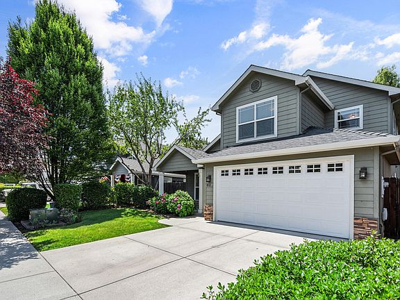 3rd image of 657 Spring Valley Dr