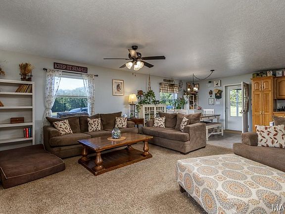 4th image of 34116 Olathe Dr
