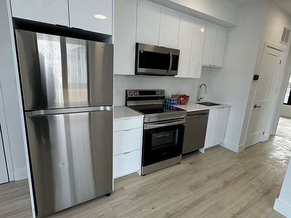 3rd image of 7727 Wilson Cres #206