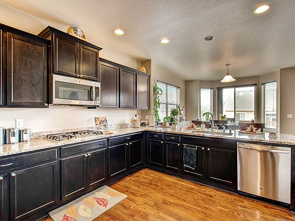 GRANITE GOURMET KITCHEN