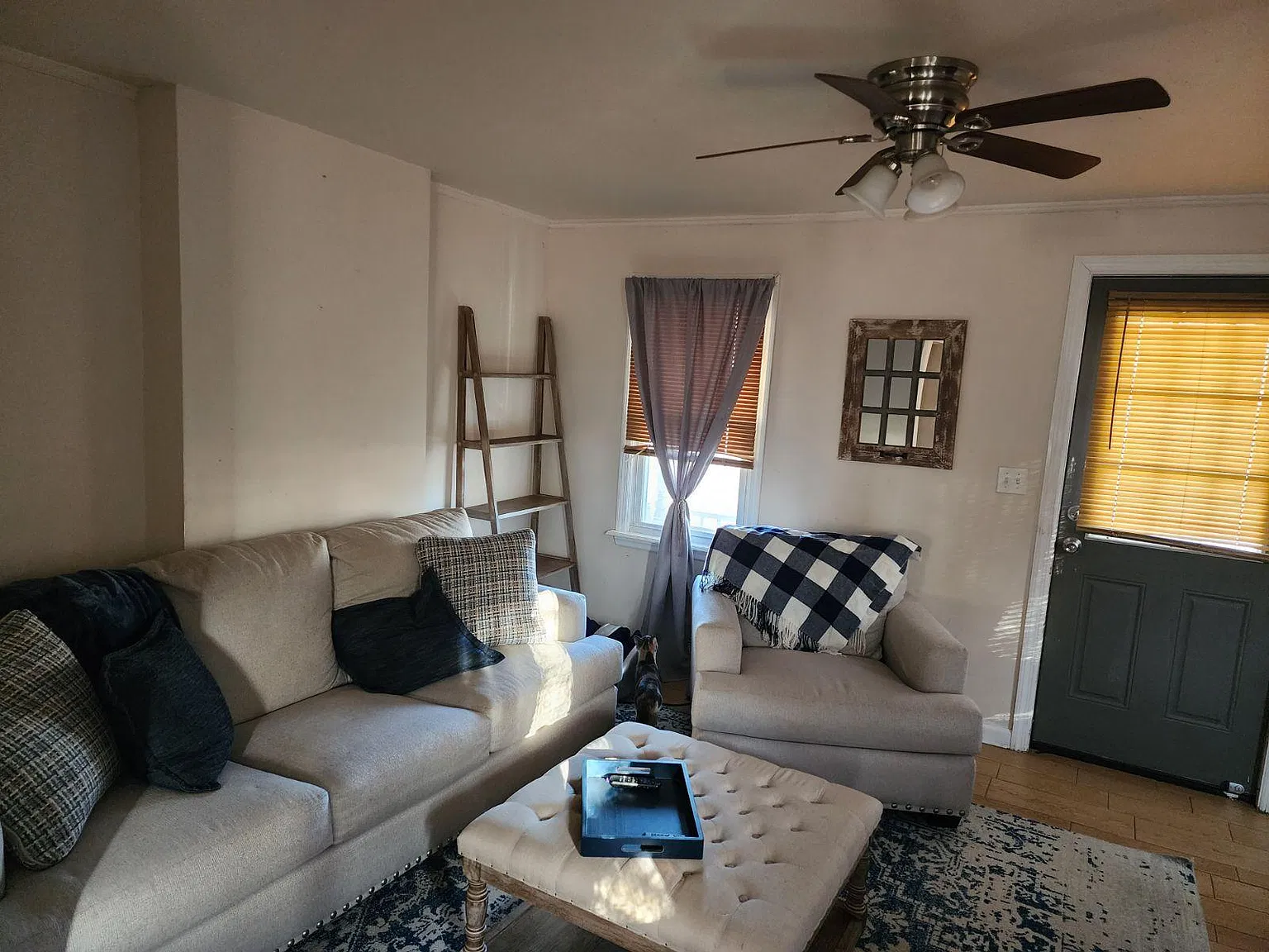 3 bed, 1.5 bath, 1800 sqft, $1,995 — Photo 1