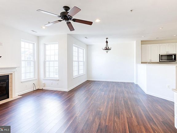 3rd image of 400 Symphony Cir Unit 360C
