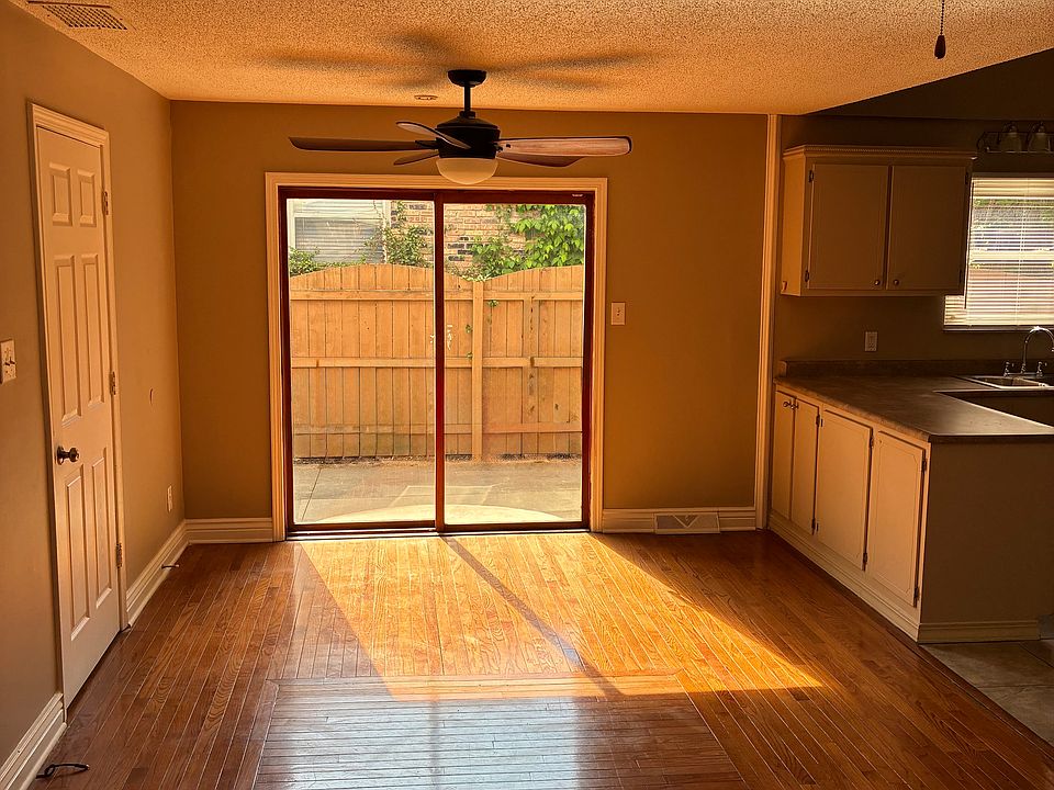 2nd image of 8712 Jamaica Ct