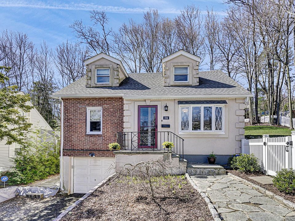 1st image of 594 Ashford Ave