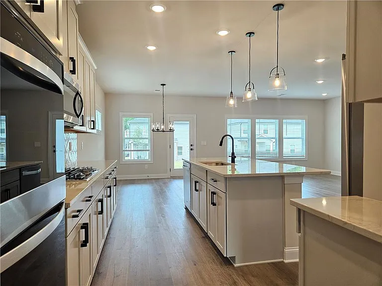 3149 Sweet Red Cir — Photo 11