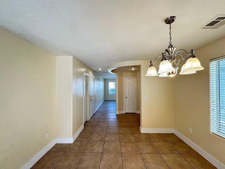 5640 Woods Crossing St — Photo 14