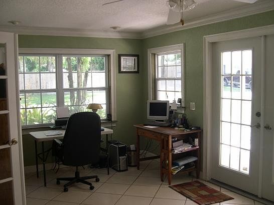 4th image of 2740 1/2 S Brown Ave
