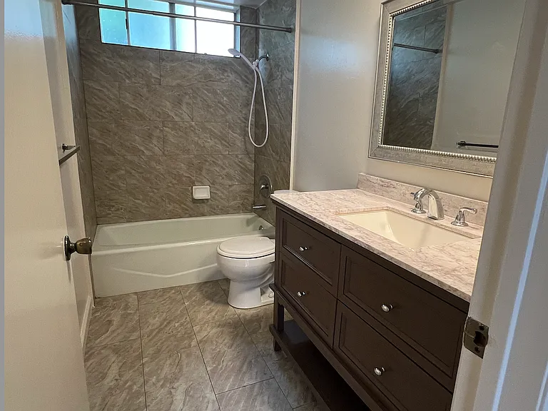 4431 Ocean View Blvd — Photo 3