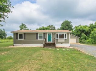 7856 Airport Rd, Quinton, VA 23141