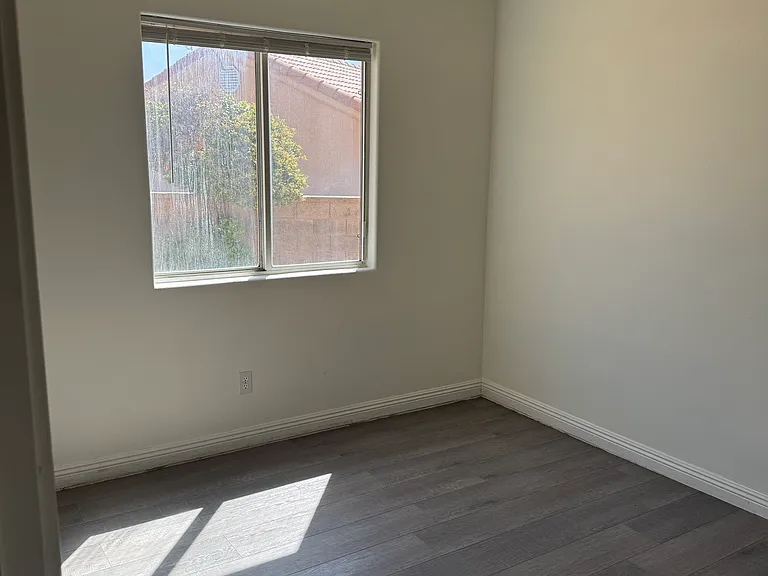 177 W 625 N — Photo 24