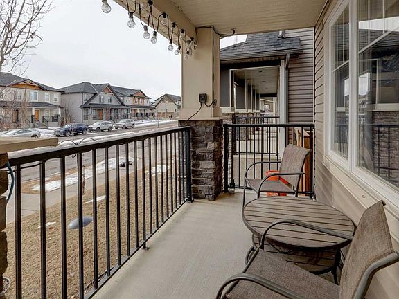 2nd image of 380 S Skyview Ranch Rd NE