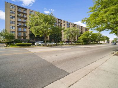 4601 W Touhy Ave APT 714, Lincolnwood, IL, 60712