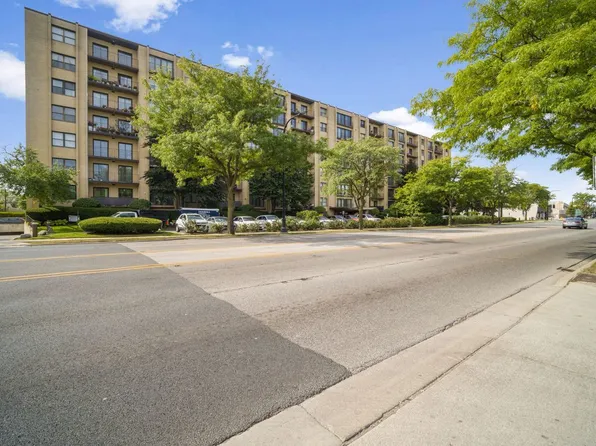 4601 W Touhy Ave APT 714, Lincolnwood, IL 60712