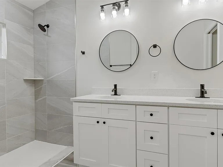 3248 E Porter St — Photo 16