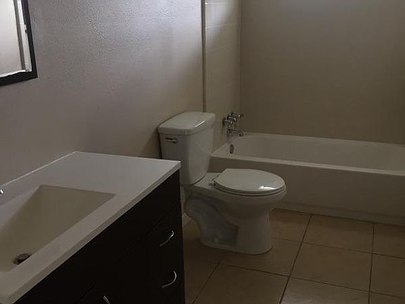 5th image of 714 E Whitehouse Cir