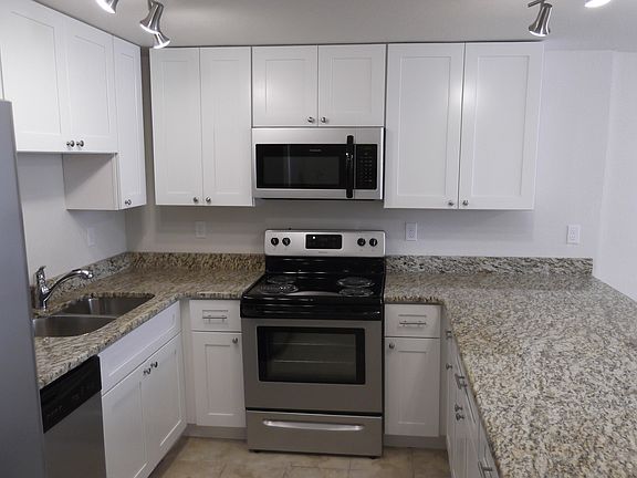 3rd image of 3837 Linda Vista Ln Room 2