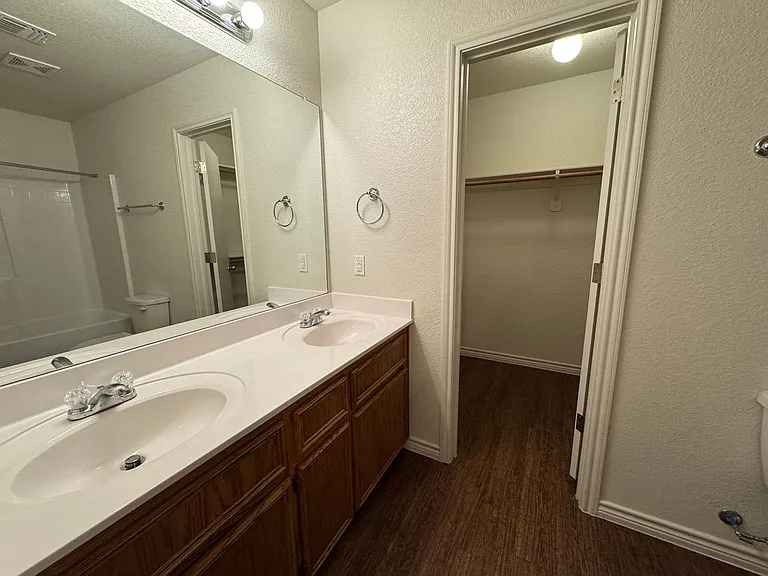 1537 Justin Loop — Photo 21