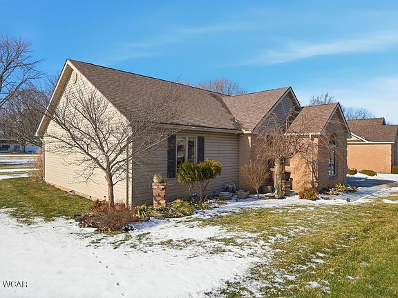 3rd image of 120 Oak Ln