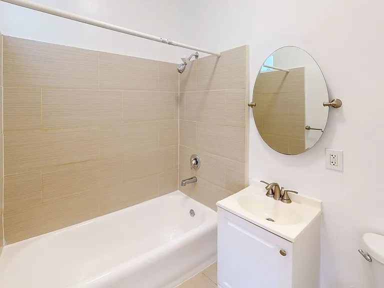 The Bard Apartments...Chic Apartment Available...Newly Renovated...Great Views! CALL NOW! — Photo 8