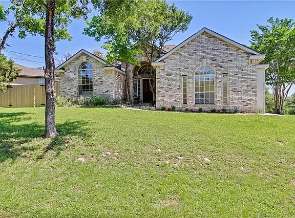 3rd image of 1609 Ramona Cir