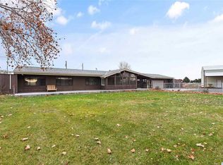 73 Monument Dr, Burbank, WA