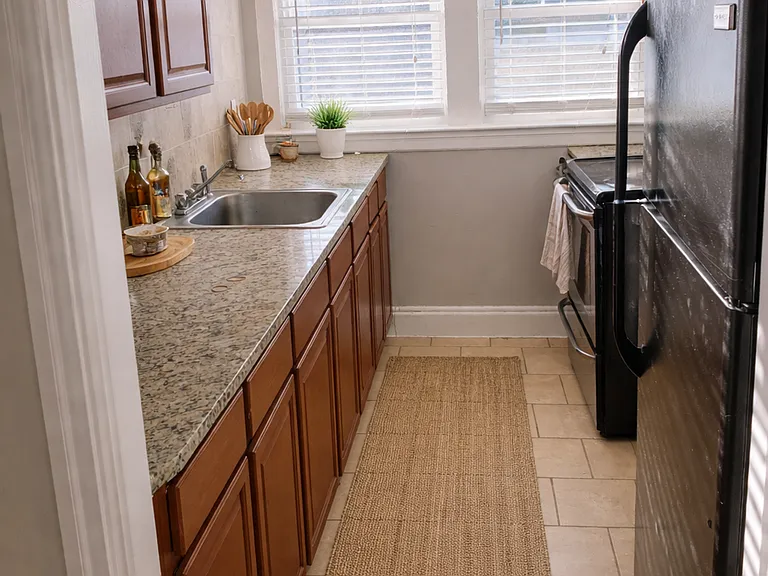 115 Lowell St — Photo 3