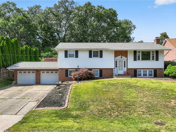 4179 Frederick Dr, New Kensington, PA 15068