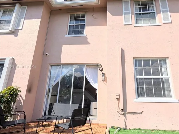 3930 NW 91st Ter, Sunrise, FL 33351