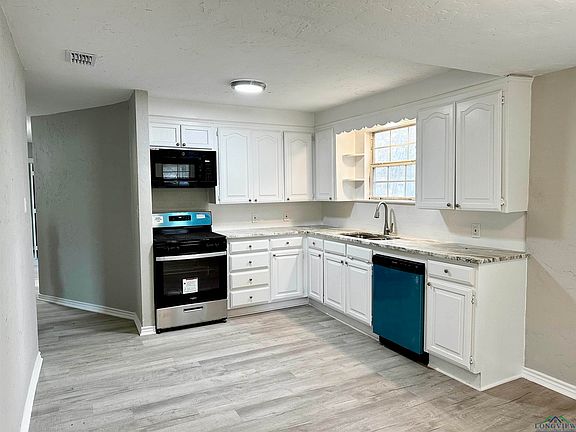 5th image of 3104 Carroll Ave