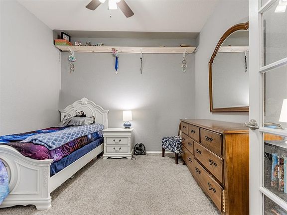 4th image of 3233 SW 121st Ter