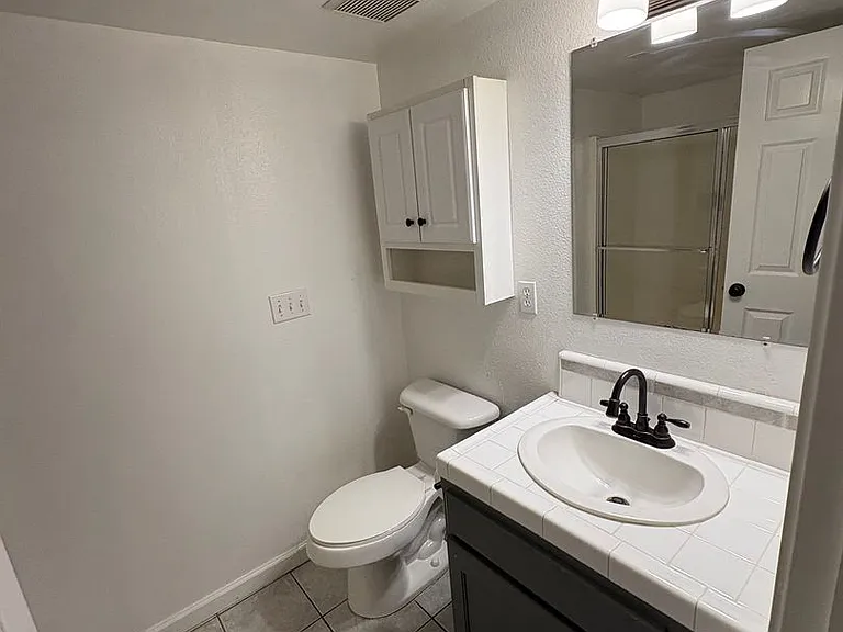 534 W Russell Ave — Photo 32
