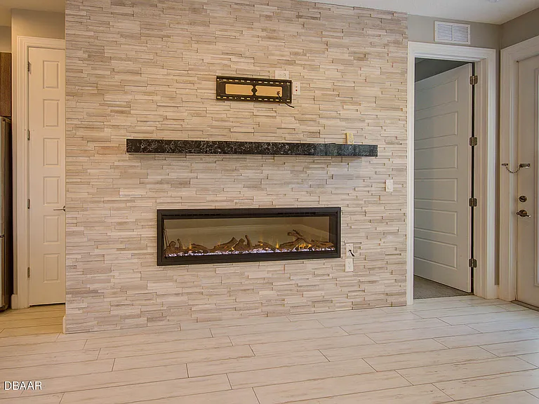 1320 N Beach St — Photo 14
