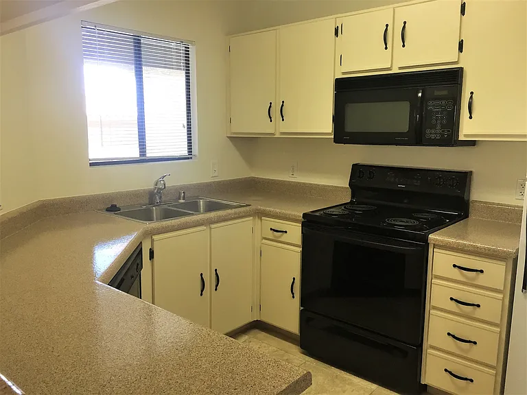 5751 N Kolb Rd #38202 — Photo 18