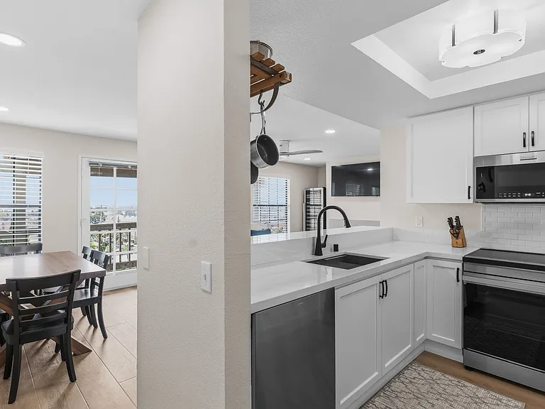 3961 Hortensia St #H10 — Photo 19