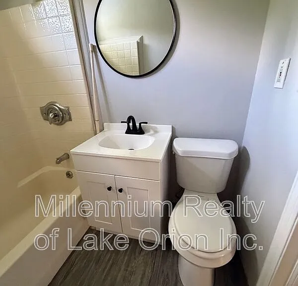 735 E Milton Ave — Photo 8