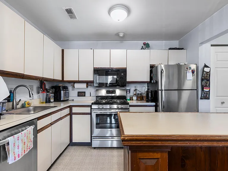 1102 Diamond Dr — Photo 11