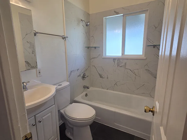 1334 Kennedy Ave — Photo 10