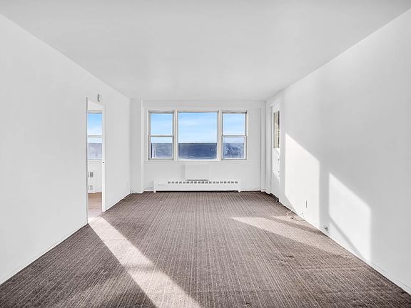 2nd image of 5700 Arlington Ave APT 22J