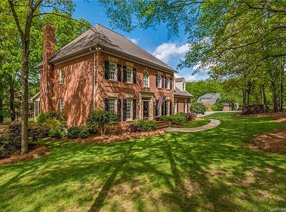 4th image of 1100 Jericho Ln