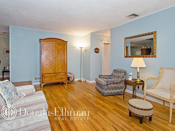 3rd image of 656 Greenman Ct