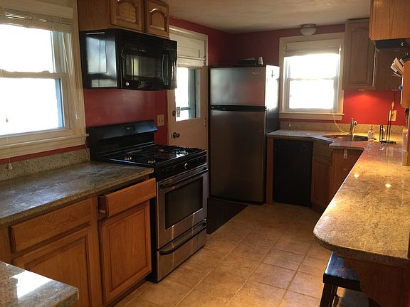 27 Amherst Ave Waltham MA 