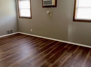 500 Elm Ridge Rd, Carpentersville, IL 60110