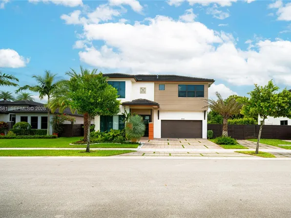 8995 NW 161st Ter, Miami Lakes, FL 33018