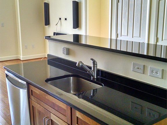 5th image of 1205 Garfield St #Penthouse 9