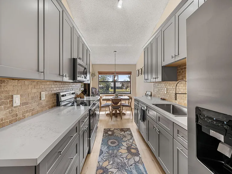 3006 Black Oak Ct #3006 — Photo 9