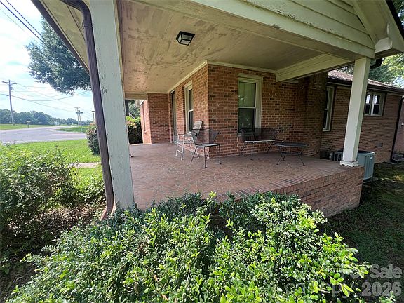 3rd image of 28331 Canton Rd