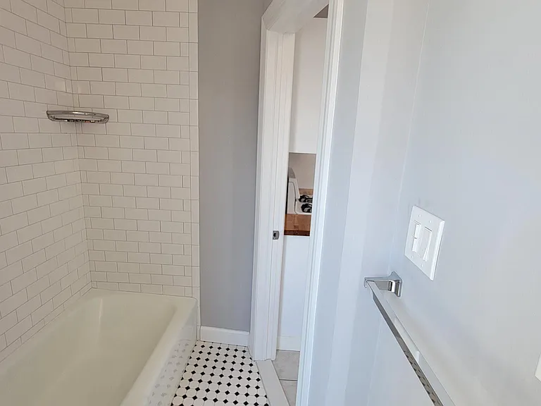 310 Sea Cliff Ave #6 — Photo 12