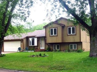 2845 Golfers Dr, Highland, MI