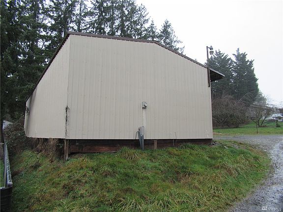 4th image of 133 S Stillaguamish Ave