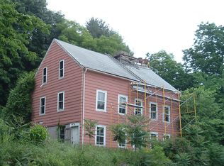 17 W Town St, Norwich, CT 06360